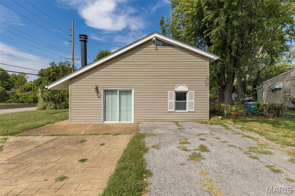 Elm Pt Place - Residential