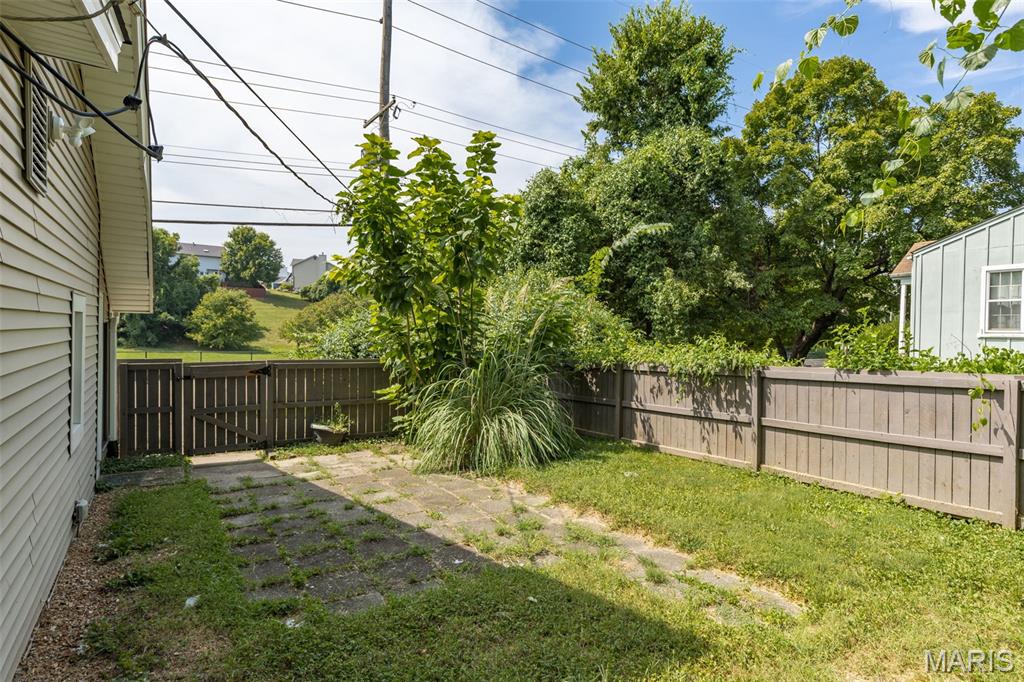 Elm Pt Place - Residential