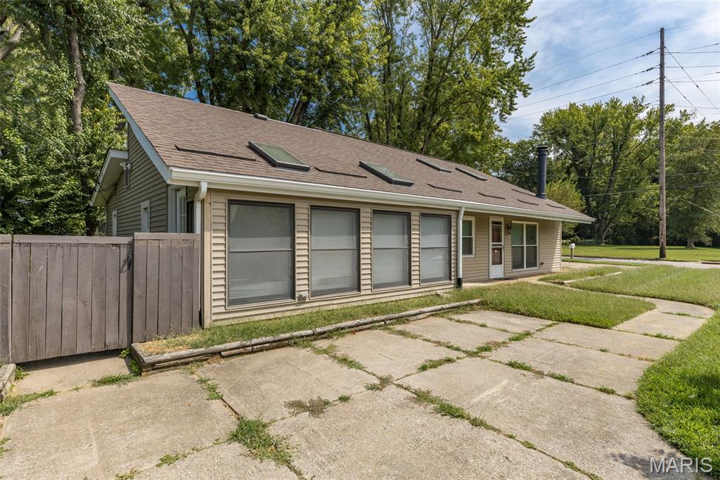 Elm Pt Place - Residential