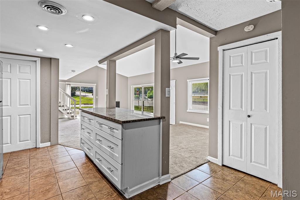 Elm Pt Place - Residential