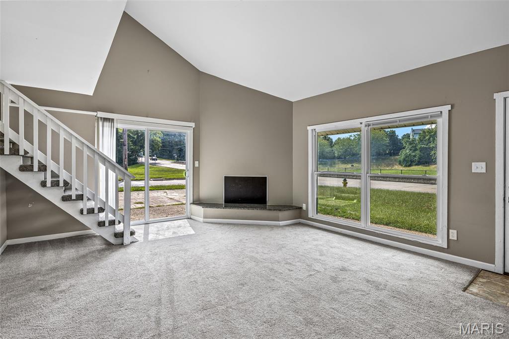 Elm Pt Place - Residential