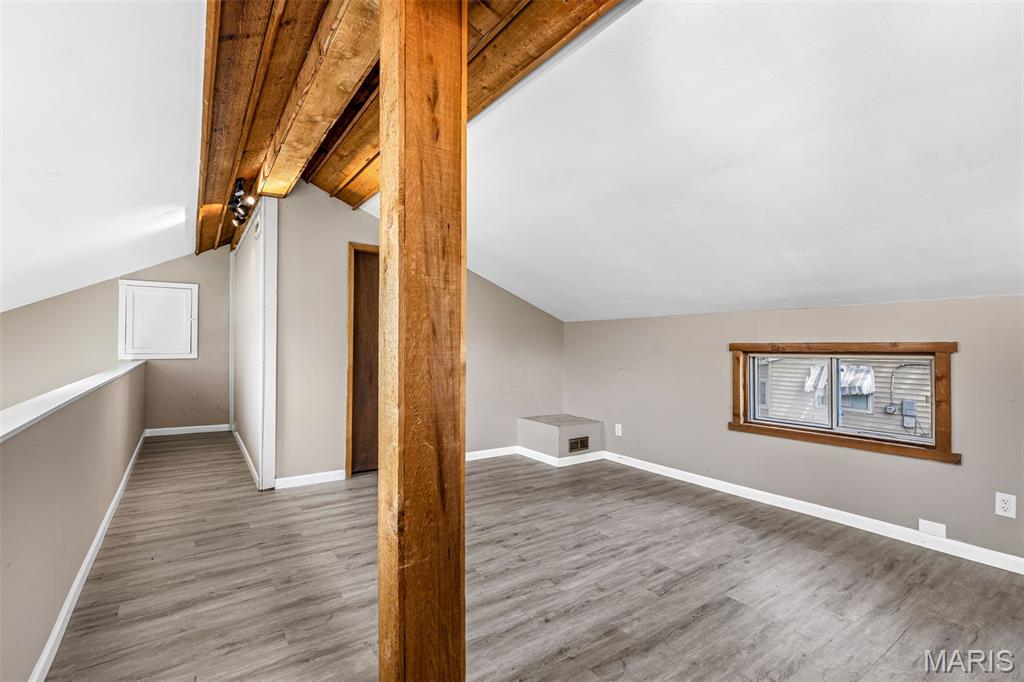 Elm Pt Place - Residential