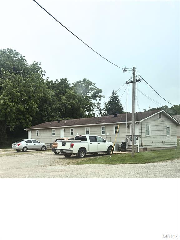 Turn key 3 unit apartment building for sale. Comes with an extra shop building. All 3 units and the shop are rented out with great tenants.  Strong, reliable property management company already in place. 1 (2 bed, 1 bath) unit and 2 (1 bed, 1 bath) units. Tenants pay electric, owner pays water and trash.