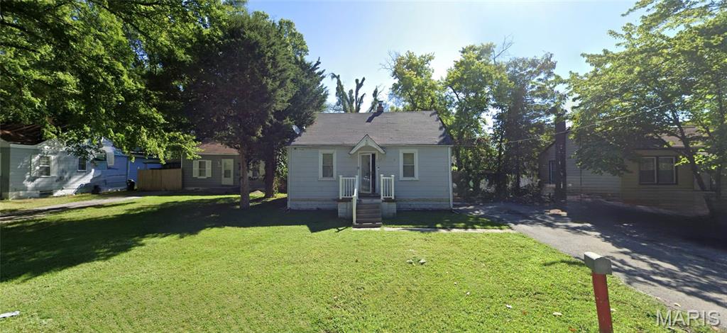 Turnkey Cash-Flowing Rental – Riverview Gardens, MO
Add immediate income to your portfolio with this occupied 2-bedroom, 1-bath home in Riverview Gardens. The full basement, for additional storage. With tenants already in place, this home is generating rental income from day one. This property can be purchased together with two additional homes on the same street. Contact today for financials, rent roll details on this property.