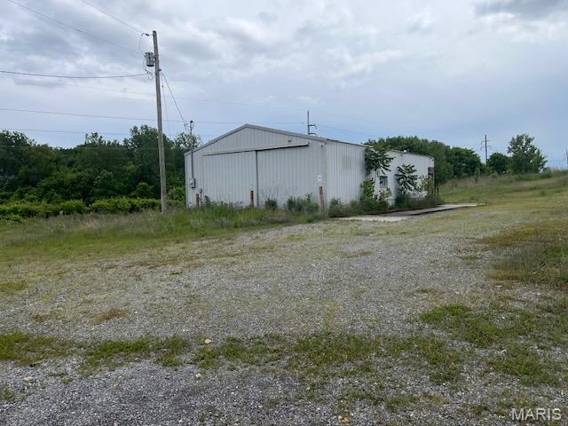 8.83 acres of almost nearly vacant land within the city limits. All the utilities are availble and is located on a paved city street. Currently zoned M2 (Heavy Industrial)- Vacant metal building was once used as an office. This property is a blank canvas with many possibilities.
