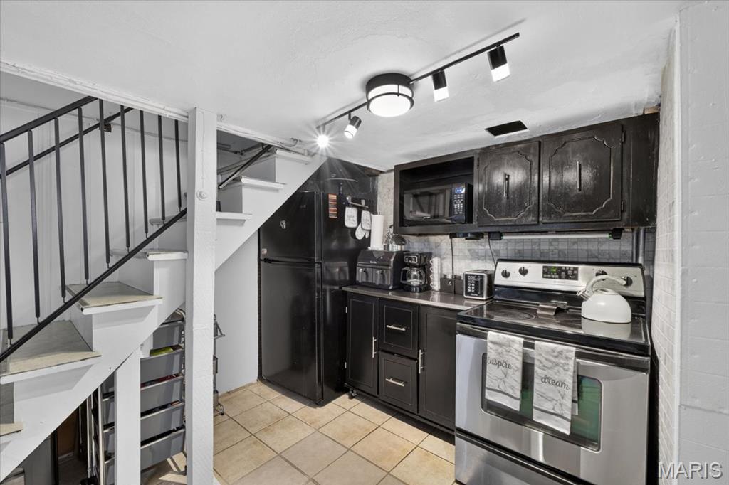 Belle Mead Place Resub Acre Lt 5 - Residential