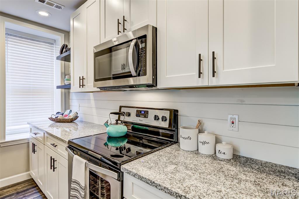 Greenwich Condo 01 Flr 03 - Residential Lease