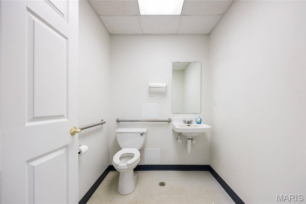 Lakepointe Centre Professional - Commercial Lease