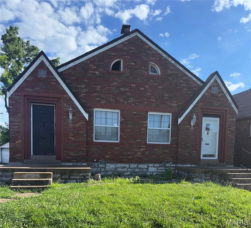 Excellent investment opportunity! This tenant-occupied brick duplex in the North Pointe neighborhood offers immediate rental income and long-term investment potential. Each unit features a functional layout with separate entrances, making this property a great addition to any investment portfolio. The classic all-brick exterior provides timeless curb appeal and low-maintenance durability. Conveniently located with easy access to major roadways, public transportation, schools, parks, and everyday amenities. Whether you're expanding your rental portfolio or adding your first income-producing property, this duplex is worth a look. Property is tenant occupied. Please do not disturb tenants. Showings by appointment only with an accepted contract.