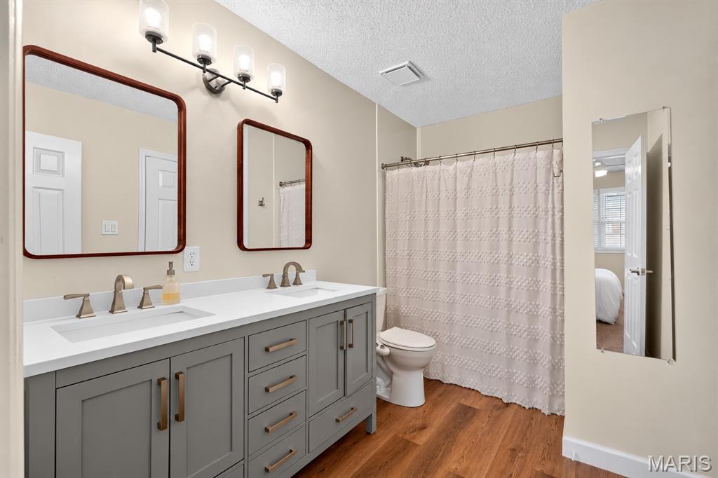 Brentwood Forest Condo Ph Four - Residential