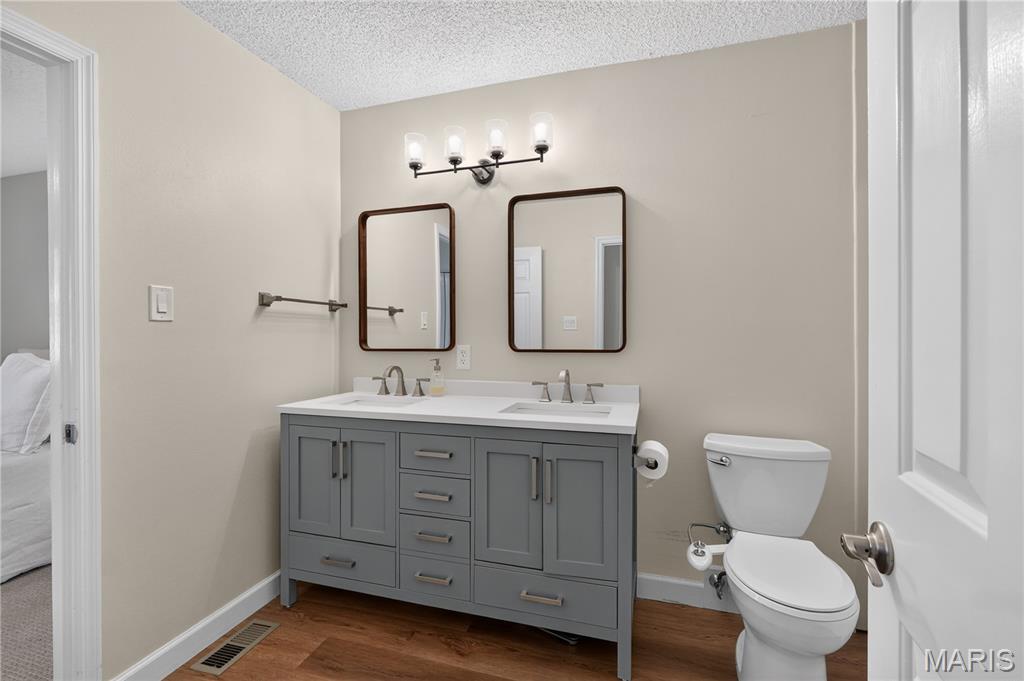 Brentwood Forest Condo Ph Four - Residential