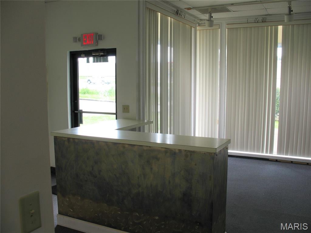 R & M 02 - Commercial Lease