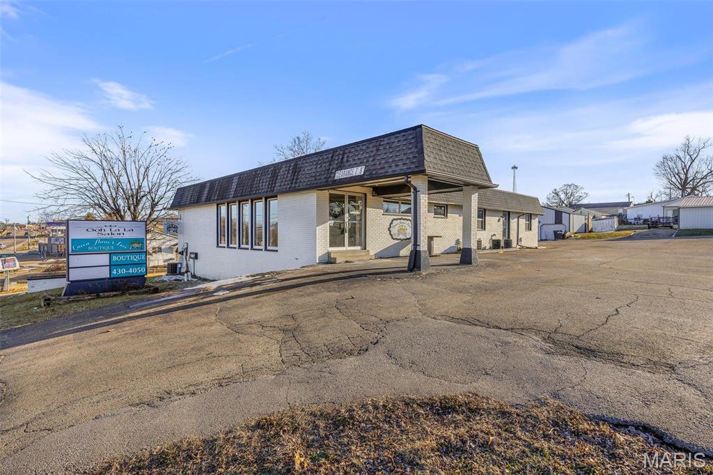 n/a - Commercial Sale