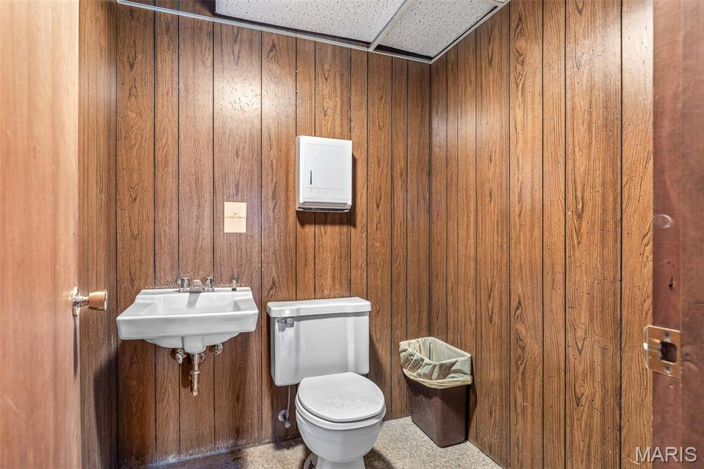 n/a - Commercial Sale