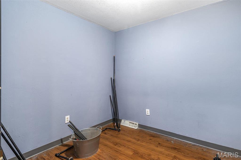 n/a - Commercial Sale