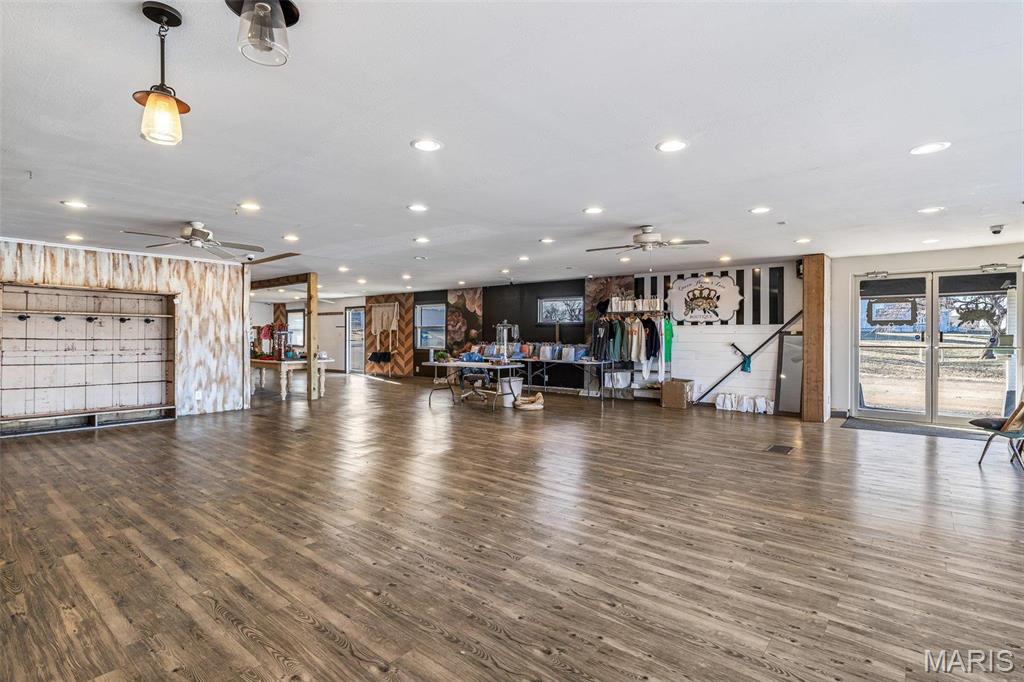 n/a - Commercial Sale