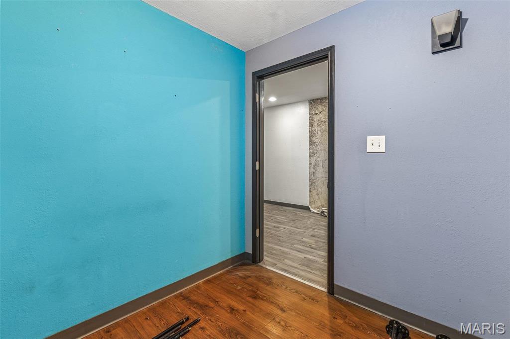 n/a - Commercial Sale
