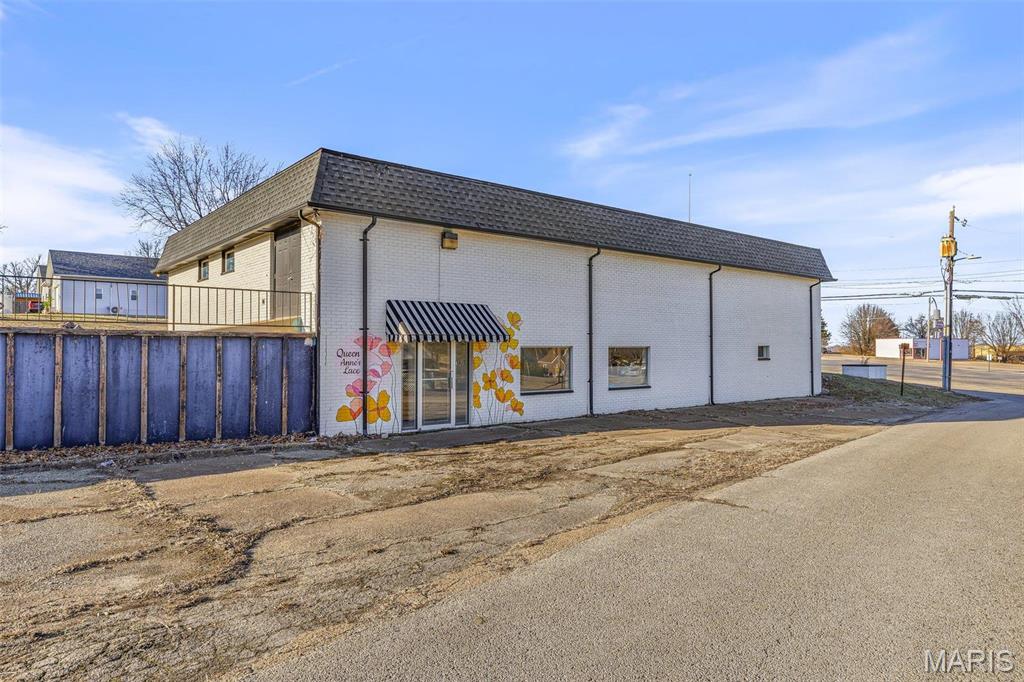 n/a - Commercial Sale