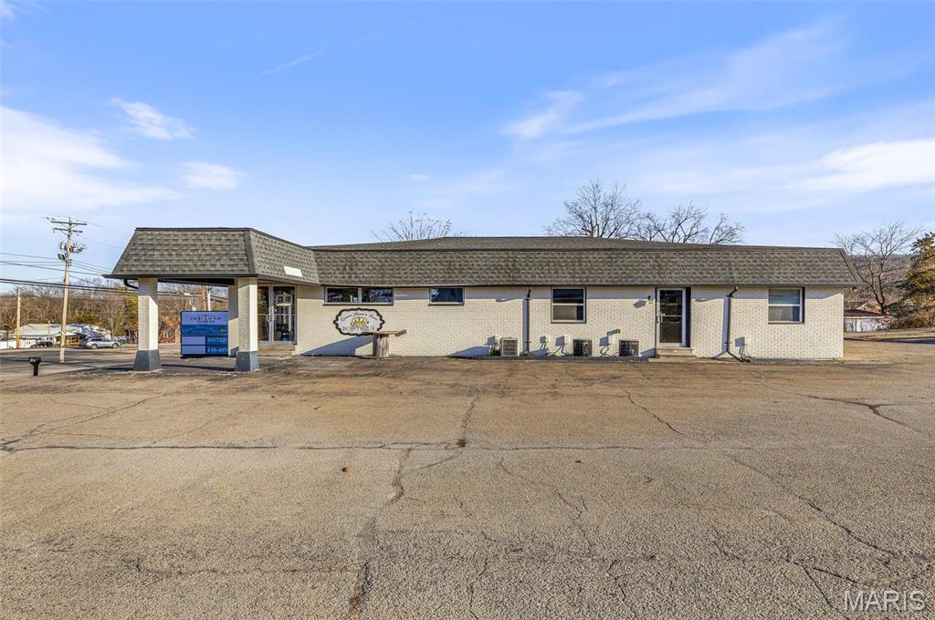 n/a - Commercial Sale