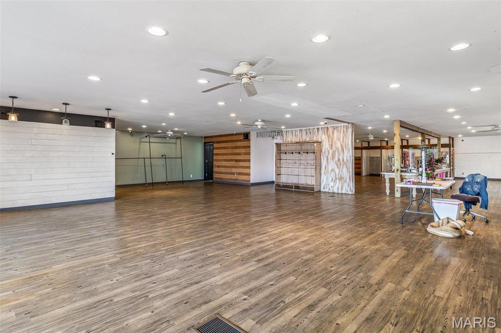 n/a - Commercial Sale