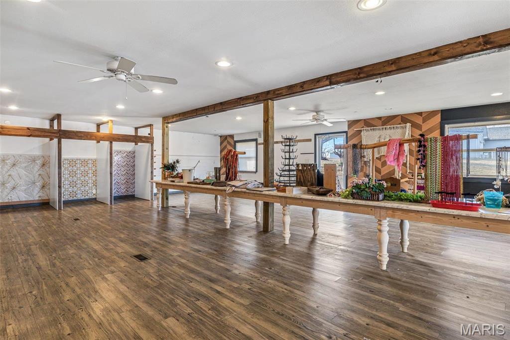 n/a - Commercial Sale