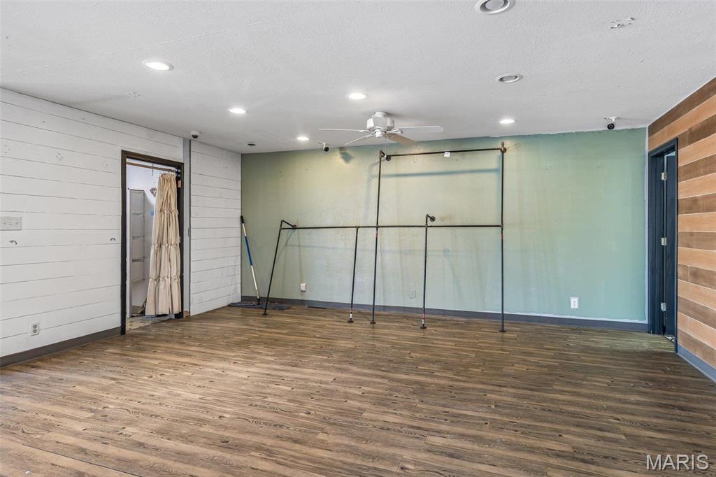 n/a - Commercial Sale