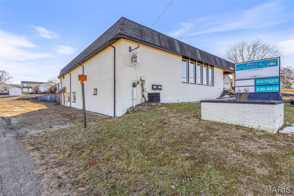 n/a - Commercial Sale