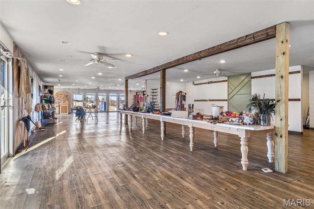 n/a - Commercial Sale