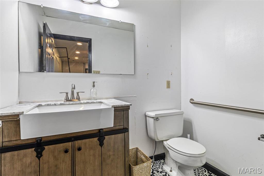 n/a - Commercial Sale
