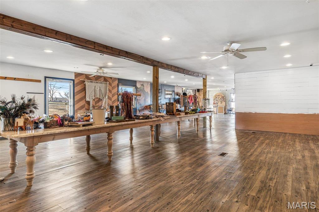 n/a - Commercial Sale