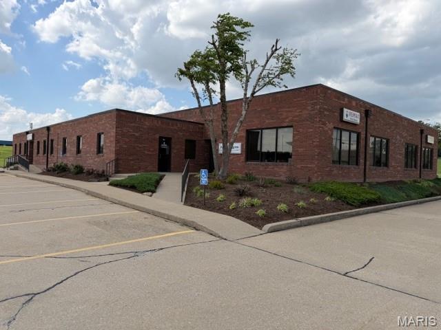 Up to 2,580 SF of lease space currently available, featuring a blend of open areas, private offices, and a dedicated breakroom to meet diverse business needs. Located near I-55, with close proximity to restaurants and hotels, this property provides unmatched convenience for tenants and clients alike. The flexibility to configure the space into 1,000 SF and 1,580 SF units, along with private outside entrances and ample off-street paved parking, makes it an ideal choice for businesses seeking a well-equipped, adaptable, and accessible office space. $5.50