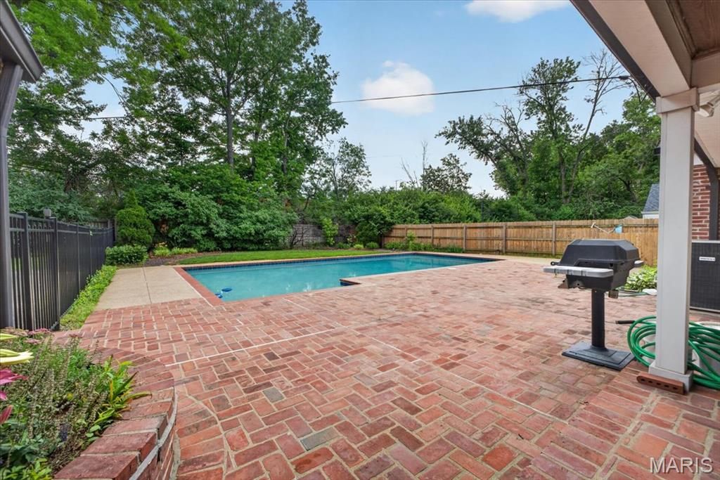 Ladue Woods - Residential