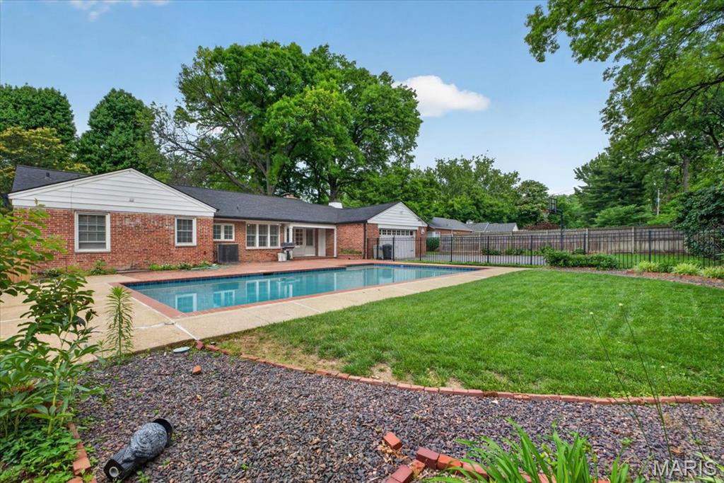 Ladue Woods - Residential