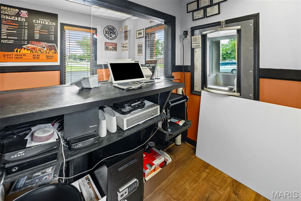 Buesse Place Anx - Commercial Sale