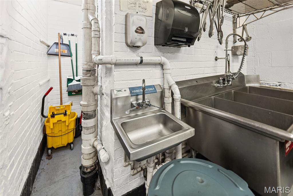 Buesse Place Anx - Commercial Sale