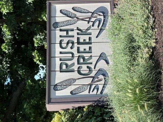 ***Don't Miss This Great Opportunity, Sought After Neighborhood, Convenient Location And Easy Access To Everything!***Over 2100 Sq Ft To Do Just About What Ever You Desire!***Close To Creve Coeur Mill Lake & Park*** Your Own Neighborhood Pool, Pic-nic Area & Basketball Dunking***Walk To Shops, Restaurants, & Recreation Center & Pre-school & More!***Access To HWY 270 & Minutes To Airport, Everything You Need Within Minutes***Great Area For Walking!!***What More Is There??