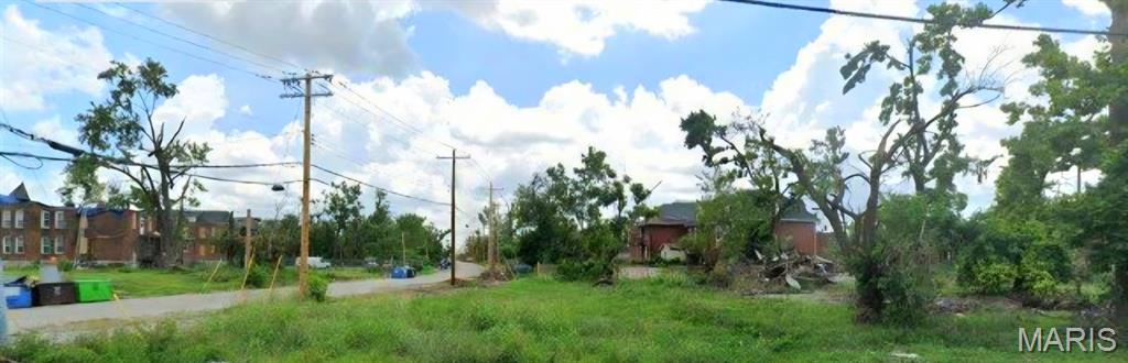 Unlock the potential of one of St. Louis’ most sought-after neighborhoods. This vacant lot in the heart of the Central West End offers a rare chance to bring your vision to life—whether it’s a modern residential build, a boutique investment property, or a unique mixed-use development.


Offered with mls: 26025343 
5179 Kensington