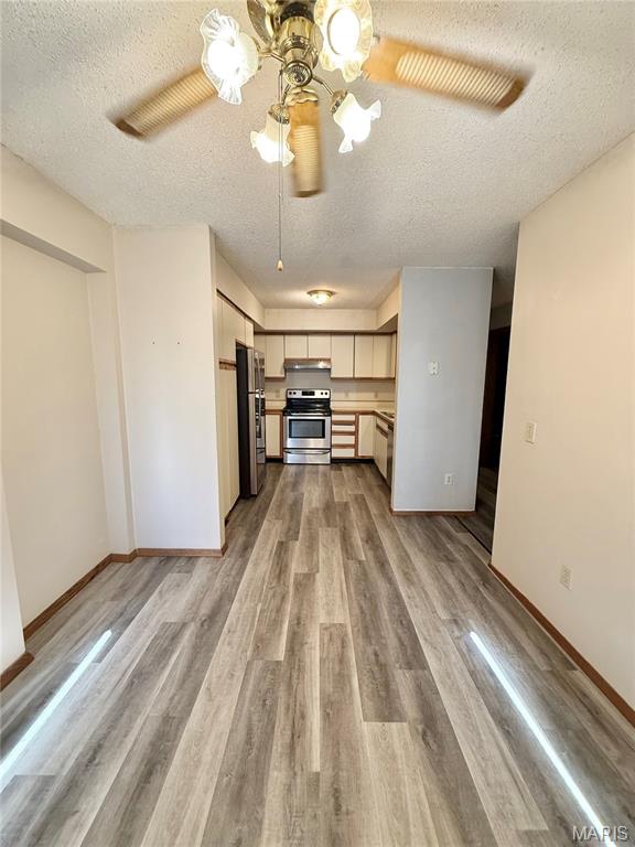 COTTONWOOD VILLAGE - Residential Lease