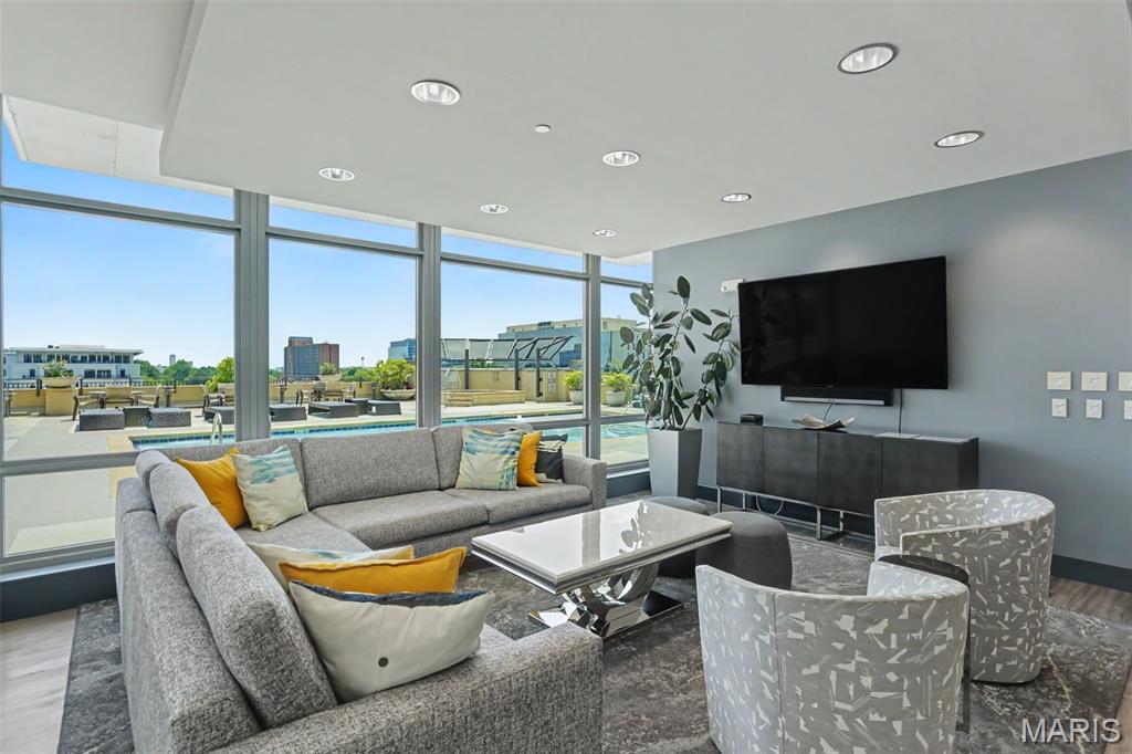 Park East Tower - Residential