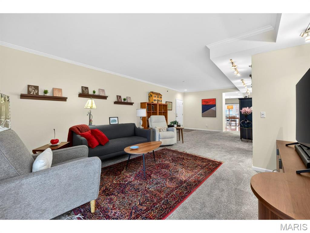 Carlton Manor - Residential