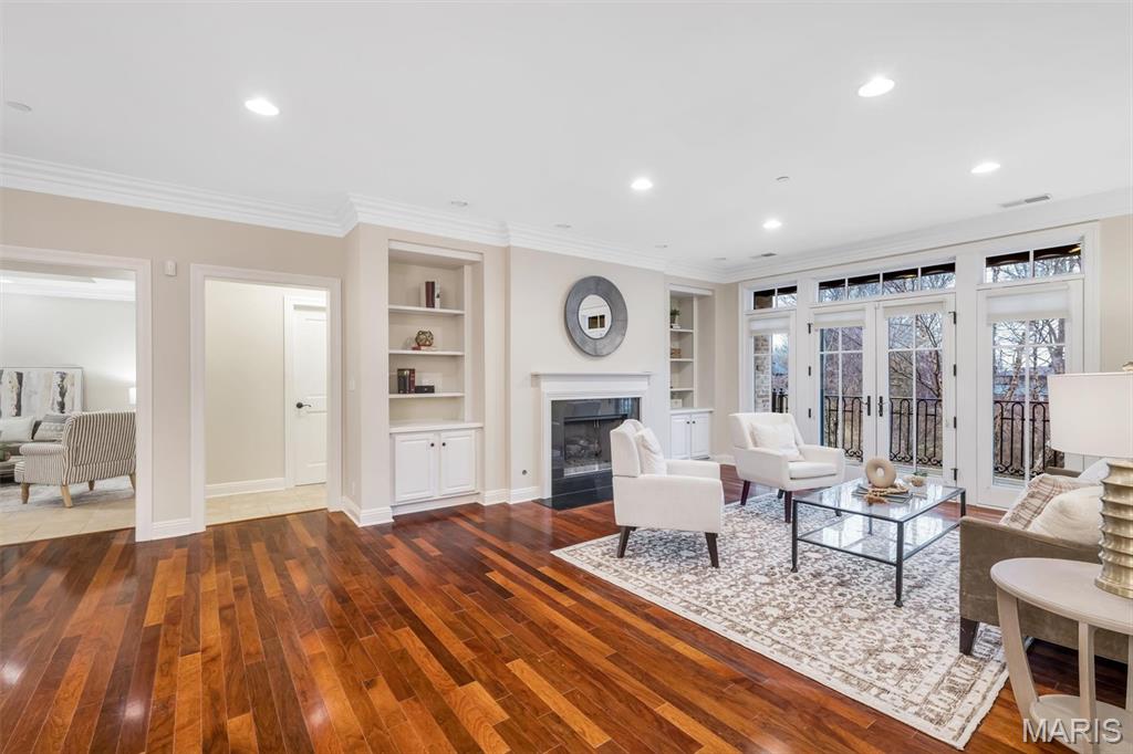 Laumeier Place Condo - Residential