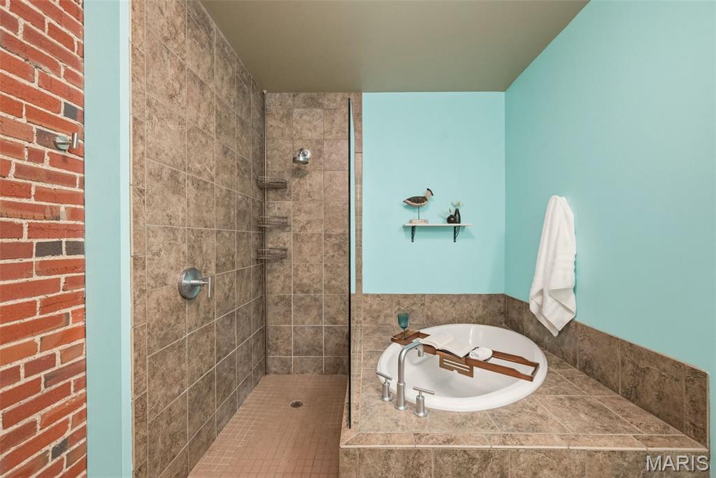 Dorsa Lofts Condo - Residential