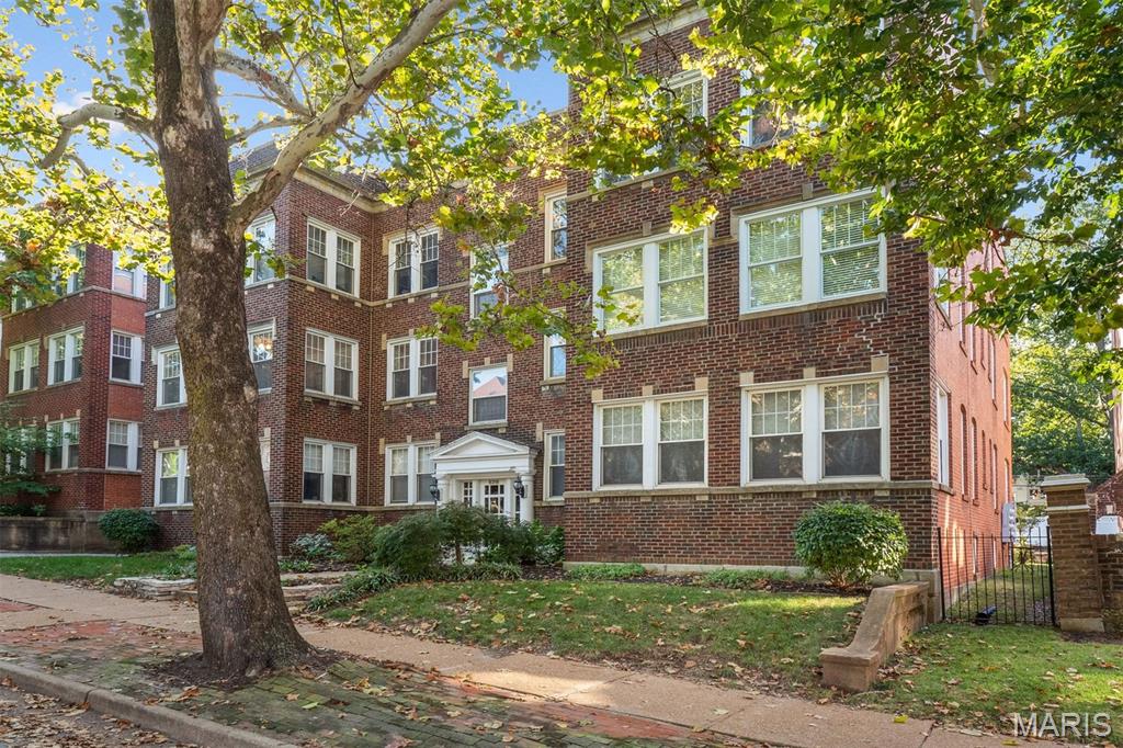 6318 Southwood Condo - Residential