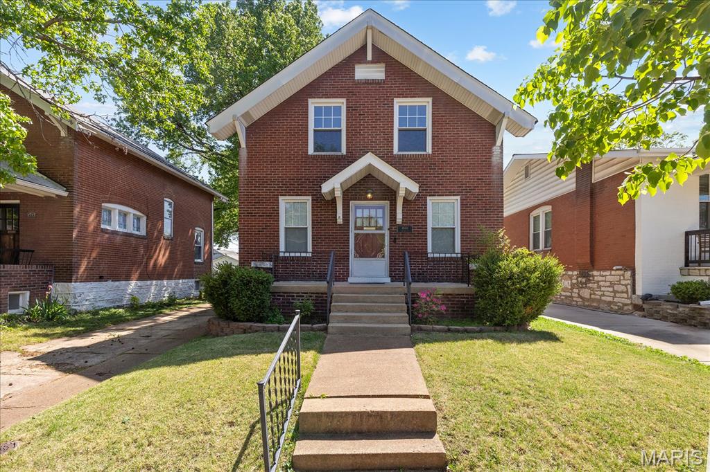 Charming 2-bedroom, 1-bath home located in a desirable South Hampton neighborhood, offering a perfect blend of character and convenience. The galley kitchen will help make those good home cooked meals.  The living room with its built-in bookcases, ventless gas fireplace, and lots of windows make this a great family gathering place.  The family room is great for  extra space and can be used for  office space or gaming area.  The formal dining room with the charm of the built- in cabinets make this room very inviting.  The primary bedroom has 2 closets.  This  property features beautiful hardwood flooring on the main level and upstairs bedrooms, and stairway. Classic details shine with built-in china cabinets, custom bookcases, and stunning original stained glass windows that add timeless appeal.  The home includes a walk-out basement, providing additional space and flexibility.  The level fenced in backyard will be great for entertaining with a 1-car garage for added convenience. Ideally situated near major highways, this property offers easy access to dining, shopping, and all that the area has to offer.  Don’t miss the opportunity to own a home full of charm and character in a prime location!
