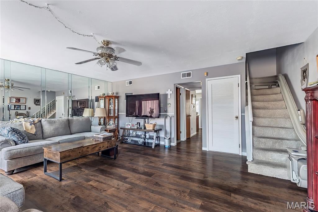 Sakura Gardens Condo - Residential