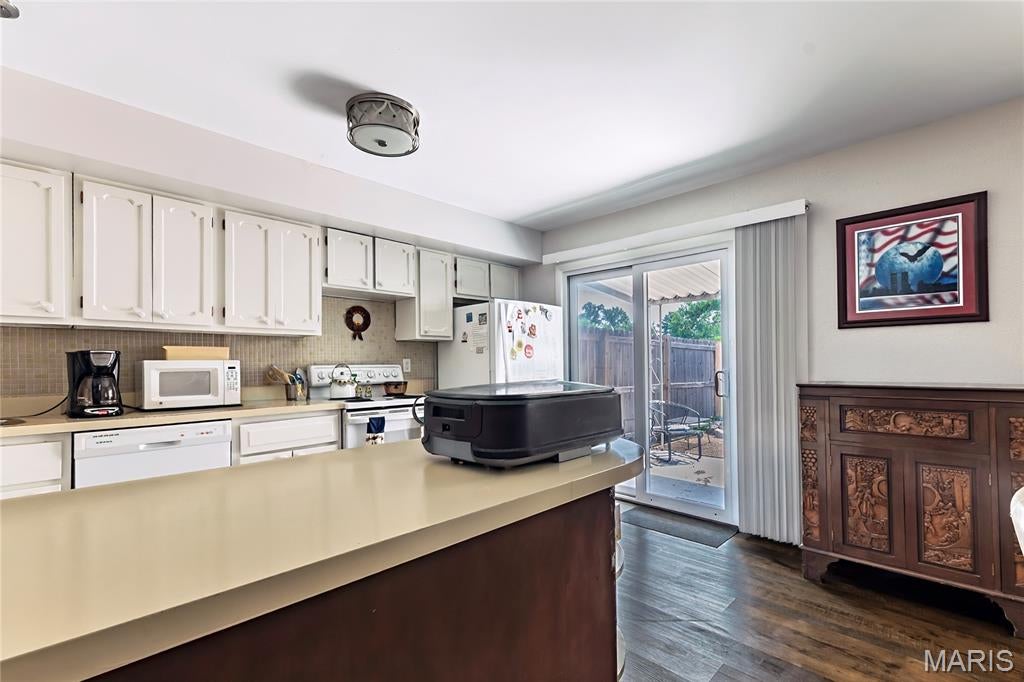 Sakura Gardens Condo - Residential