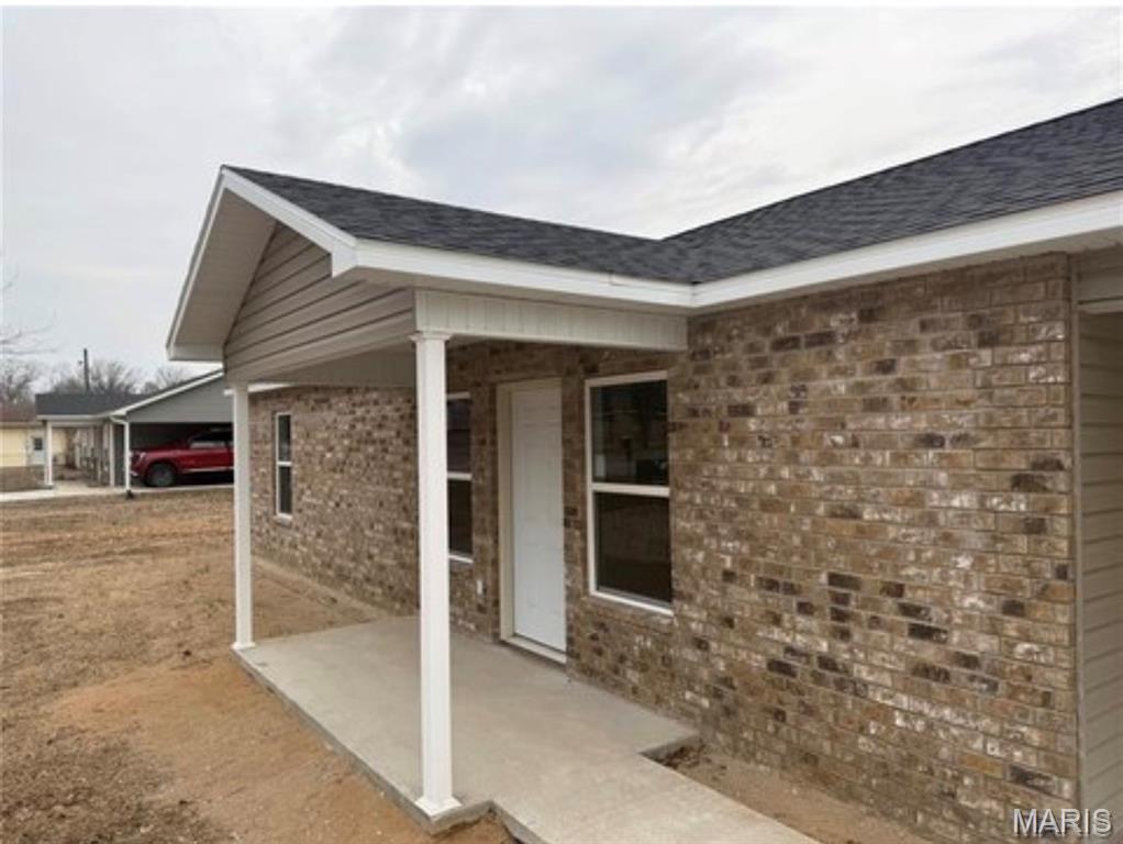 BRAND NEW , 3 BED 2 BATH ALL BRICK HOME .  MOVE IN READY WITH ALL NEW STAINLESS APPLIANCES