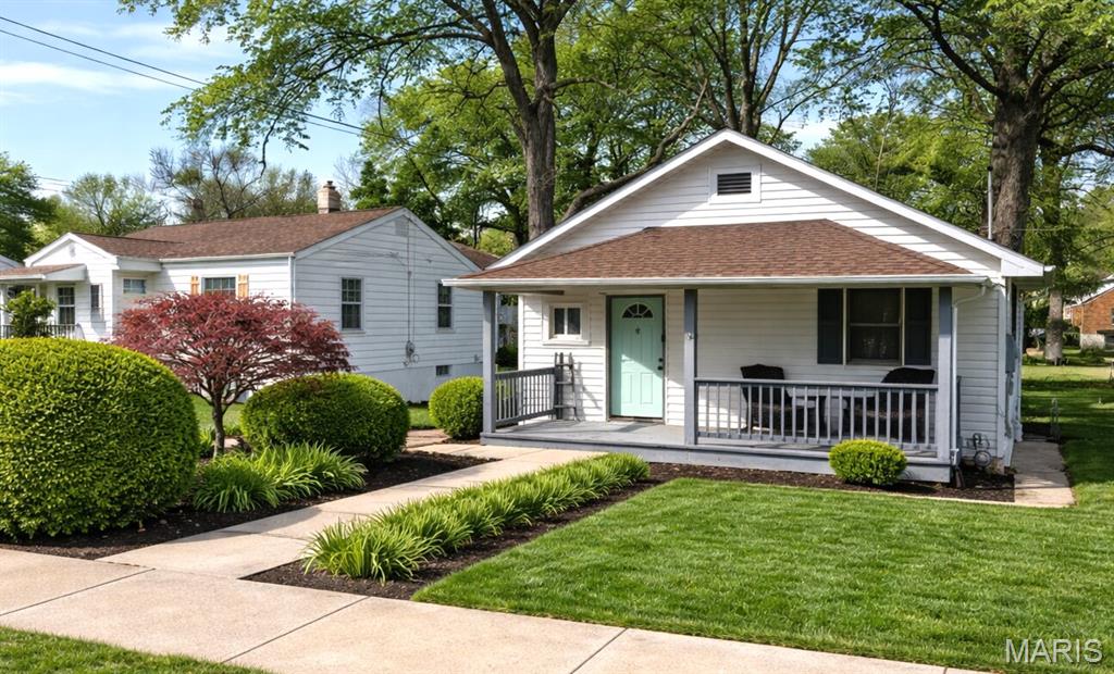 Beautifully Updated 2 Bed / 1.5 Bath Home in Maplewood-Richmond Heights – $2,000/mo
Welcome to this freshly updated 2-bedroom, 1.5-bath home in the heart of Maplewood! This charming home blends modern updates with classic character, offering a clean, bright, and move-in ready space.

Features you’ll love:

Spacious living areas with vaulted ceilings and abundant natural light

Fresh paint, updated flooring, and clean finishes throughout

Bright kitchen with ample cabinet space and modern appliances

Comfortable bedrooms with fresh carpet and generous closet space

1.5 bathrooms for added convenience

Large basement – perfect for a second living area, workout space, or storage

Private yard and inviting front porch

Located in a desirable Maplewood-Richmond Heights neighborhood, close to shopping, dining, parks, and easy highway access. 2 months deposit, income should be three times rental amount. No pets and no smokers.
