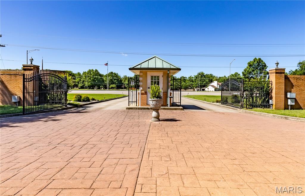 Maingate Condominiums - Residential