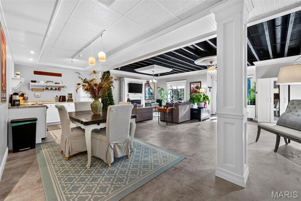 Villas At Oak Bend 5 The - Residential